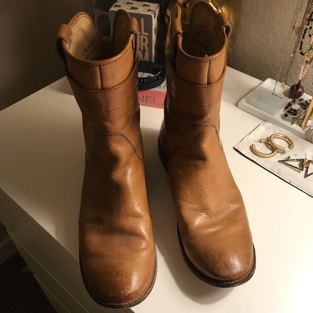 Frye Short Paige Boot